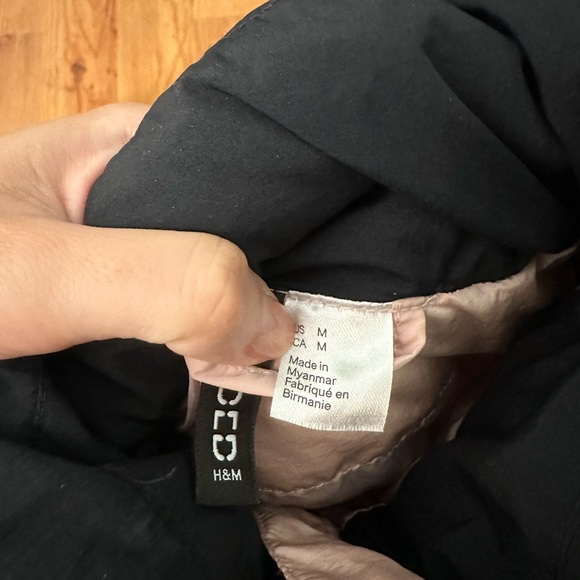 puffer jacket size medium - Picture 2 of 4